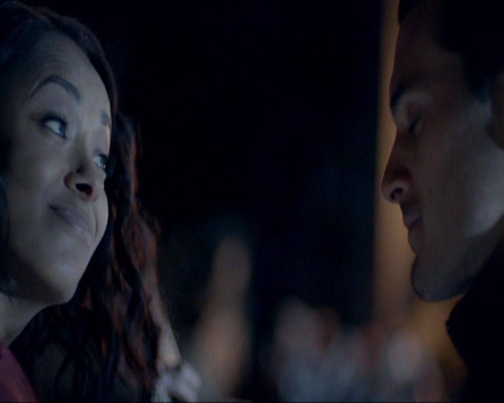 VampireDiariesWorld-dot-nl_7x19SomebodyThatIUsedtoKnow1676.jpg