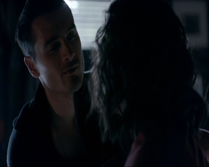 VampireDiariesWorld-dot-nl_7x19SomebodyThatIUsedtoKnow1692.jpg