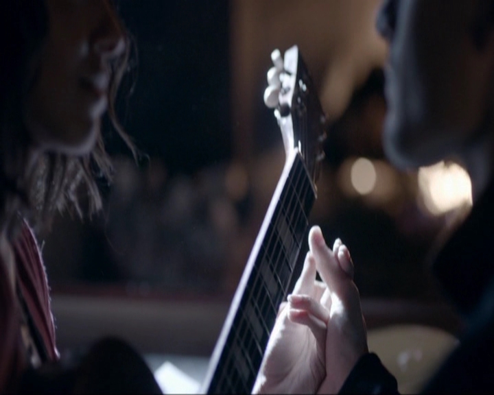 VampireDiariesWorld-dot-nl_7x19SomebodyThatIUsedtoKnow1695.jpg