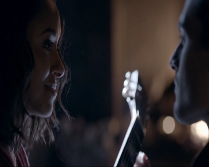 VampireDiariesWorld-dot-nl_7x19SomebodyThatIUsedtoKnow1696.jpg