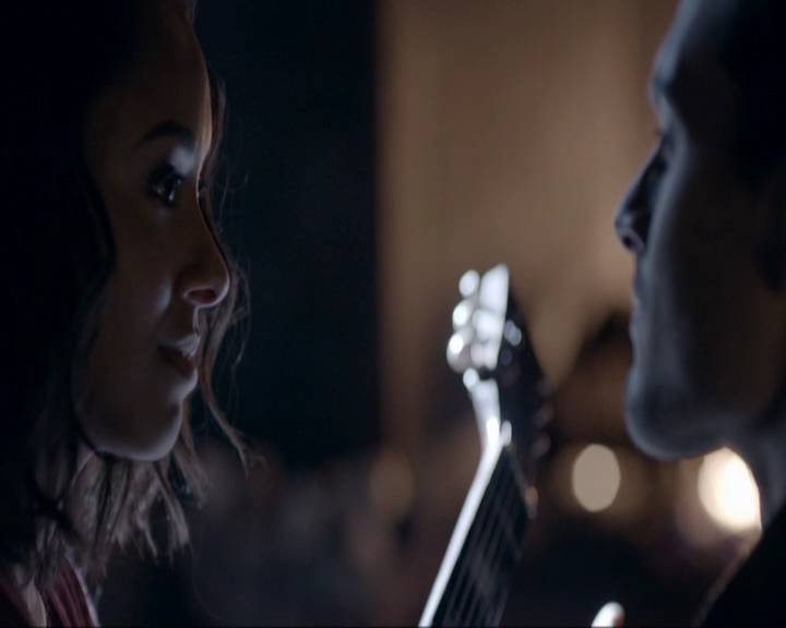 VampireDiariesWorld-dot-nl_7x19SomebodyThatIUsedtoKnow1698.jpg