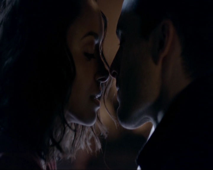 VampireDiariesWorld-dot-nl_7x19SomebodyThatIUsedtoKnow1701.jpg