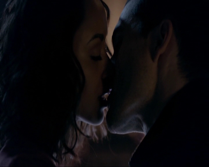 VampireDiariesWorld-dot-nl_7x19SomebodyThatIUsedtoKnow1702.jpg