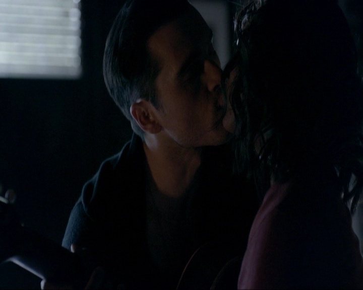 VampireDiariesWorld-dot-nl_7x19SomebodyThatIUsedtoKnow1706.jpg