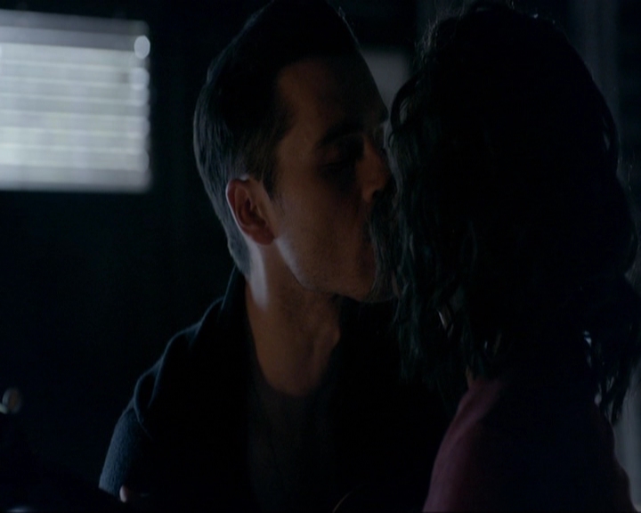 VampireDiariesWorld-dot-nl_7x19SomebodyThatIUsedtoKnow1708.jpg