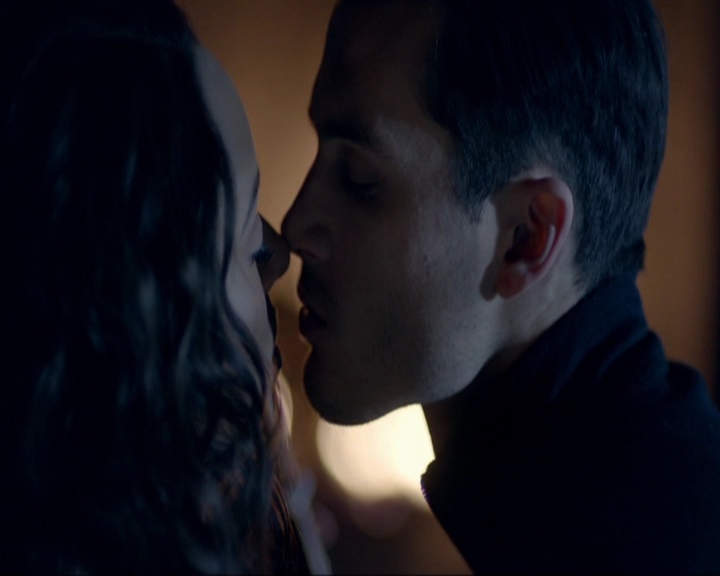 VampireDiariesWorld-dot-nl_7x19SomebodyThatIUsedtoKnow1711.jpg