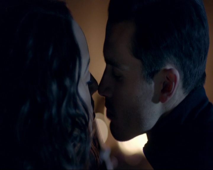 VampireDiariesWorld-dot-nl_7x19SomebodyThatIUsedtoKnow1713.jpg