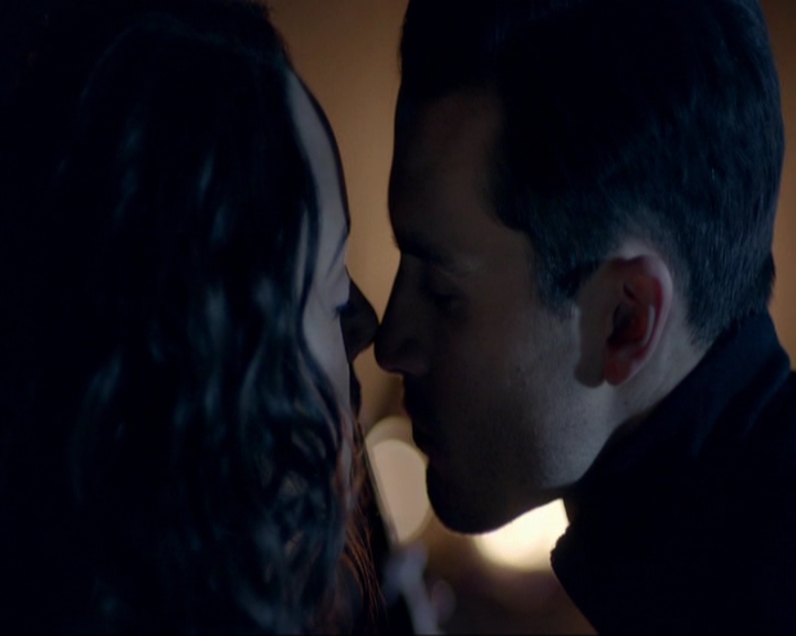 VampireDiariesWorld-dot-nl_7x19SomebodyThatIUsedtoKnow1714.jpg