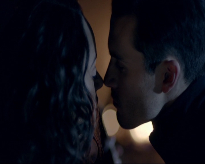 VampireDiariesWorld-dot-nl_7x19SomebodyThatIUsedtoKnow1715.jpg