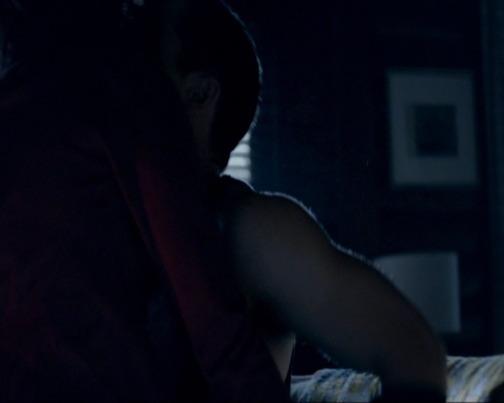 VampireDiariesWorld-dot-nl_7x19SomebodyThatIUsedtoKnow1727.jpg