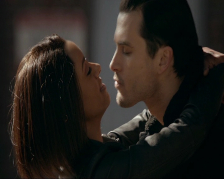 VampireDiariesWorld-dot-nl_7x19SomebodyThatIUsedtoKnow1732.jpg