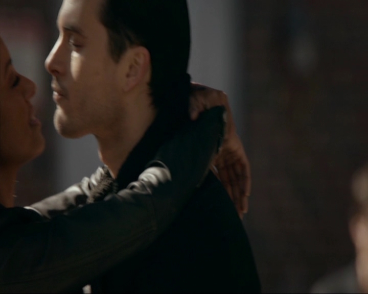 VampireDiariesWorld-dot-nl_7x19SomebodyThatIUsedtoKnow1734.jpg