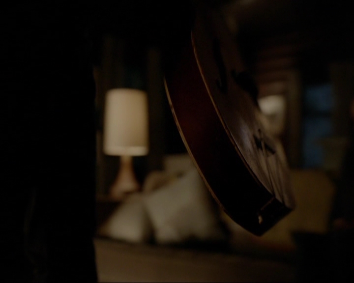 VampireDiariesWorld-dot-nl_7x19SomebodyThatIUsedtoKnow2130.jpg