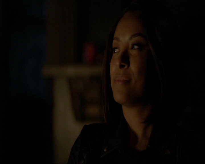 VampireDiariesWorld-dot-nl_7x19SomebodyThatIUsedtoKnow2142.jpg