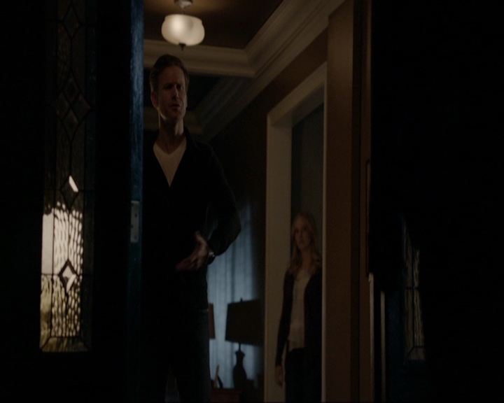 VampireDiariesWorld-dot-nl_7x19SomebodyThatIUsedtoKnow2202.jpg