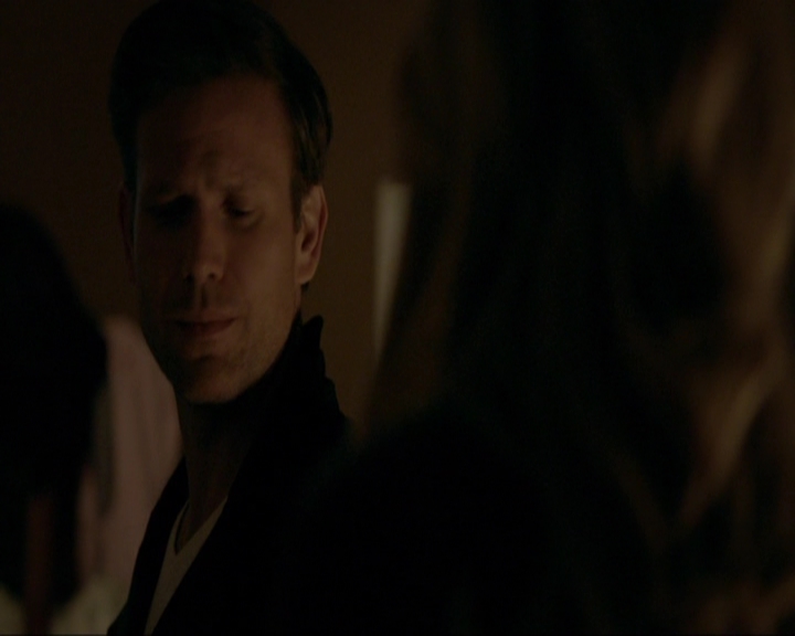 VampireDiariesWorld-dot-nl_7x19SomebodyThatIUsedtoKnow2216.jpg