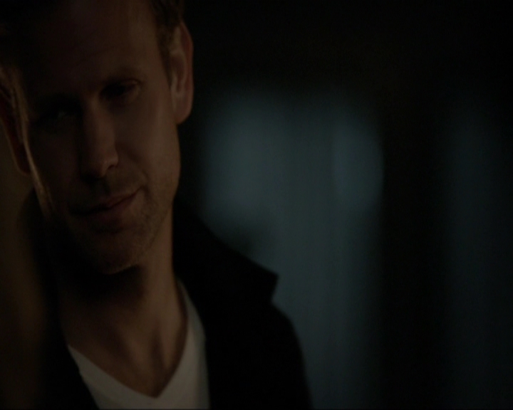 VampireDiariesWorld-dot-nl_7x19SomebodyThatIUsedtoKnow2236.jpg