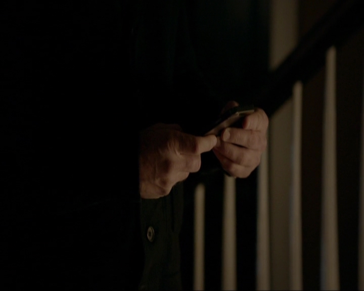 VampireDiariesWorld-dot-nl_7x19SomebodyThatIUsedtoKnow2250.jpg