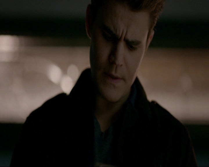 VampireDiariesWorld-dot-nl_7x19SomebodyThatIUsedtoKnow2253.jpg