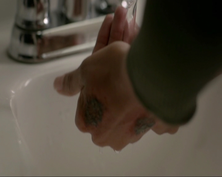 VampireDiariesWorld-dot-nl_7x20KillEmAll0003.jpg