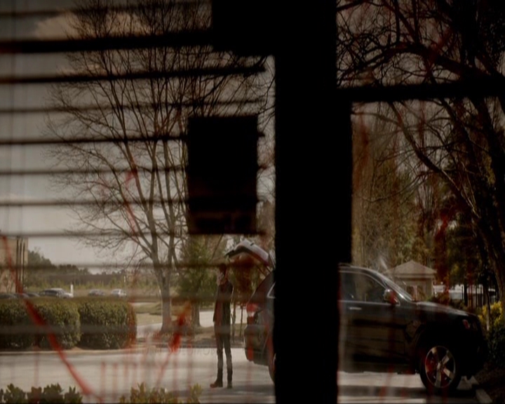 VampireDiariesWorld-dot-nl_7x20KillEmAll0239.jpg