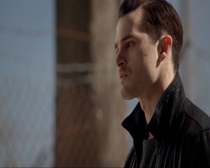VampireDiariesWorld-dot-nl_7x20KillEmAll0925.jpg