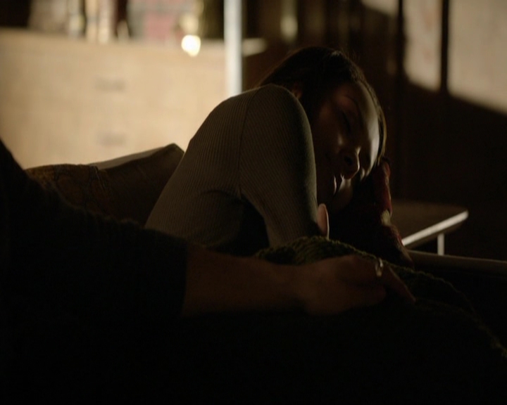VampireDiariesWorld-dot-nl_7x20KillEmAll1201.jpg
