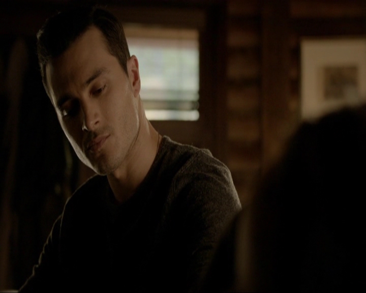VampireDiariesWorld-dot-nl_7x20KillEmAll1204.jpg
