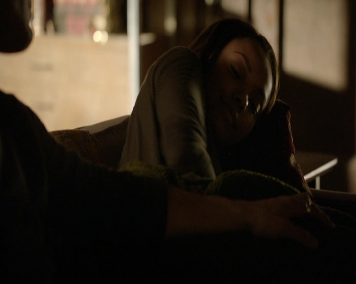 VampireDiariesWorld-dot-nl_7x20KillEmAll1207.jpg