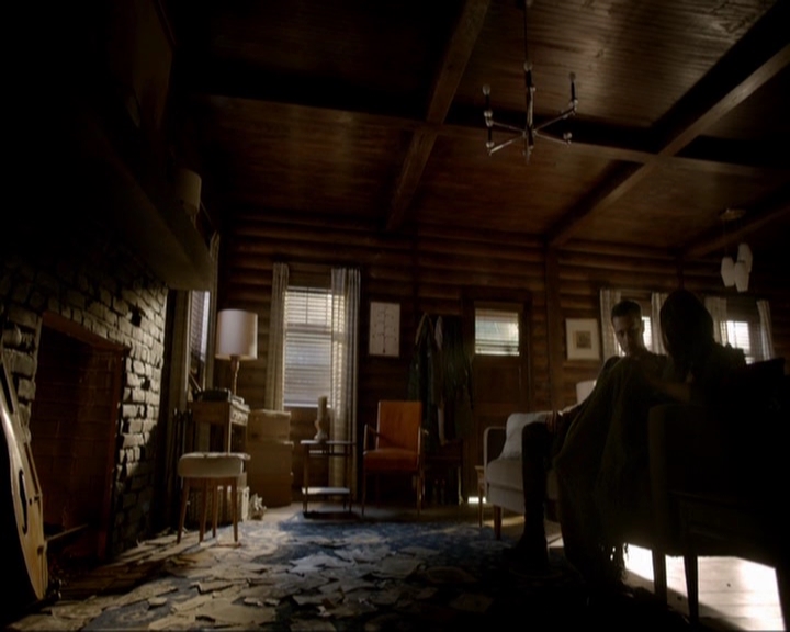 VampireDiariesWorld-dot-nl_7x20KillEmAll1214.jpg