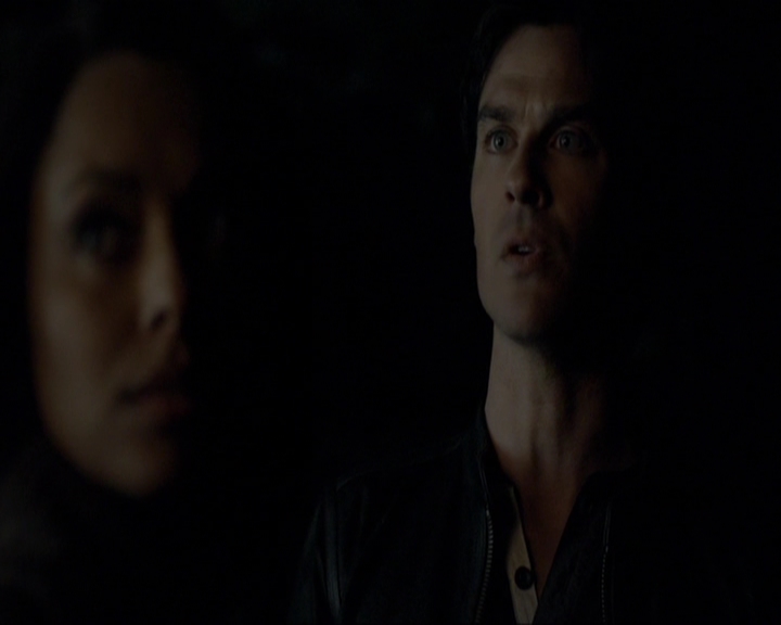 VampireDiariesWorld-dot-nl_7x20KillEmAll1419.jpg