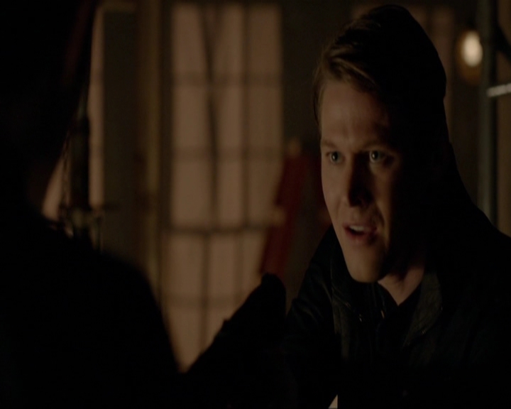VampireDiariesWorld-dot-nl_7x20KillEmAll1576.jpg