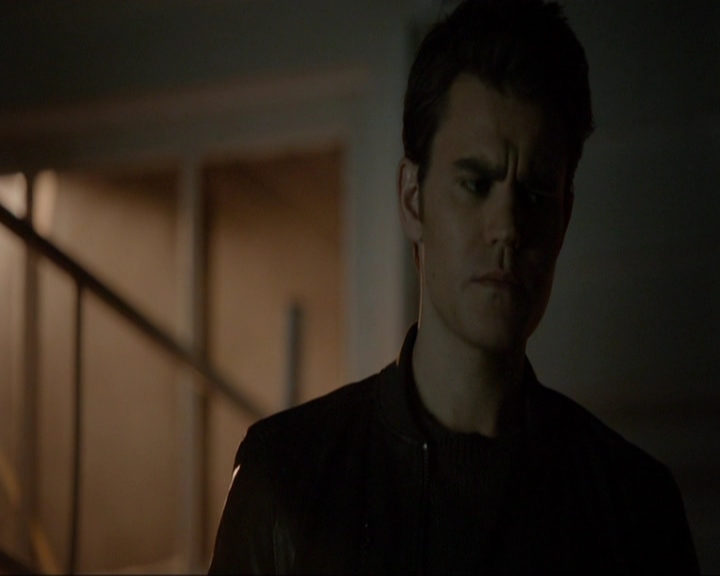 VampireDiariesWorld-dot-nl_7x20KillEmAll1978.jpg