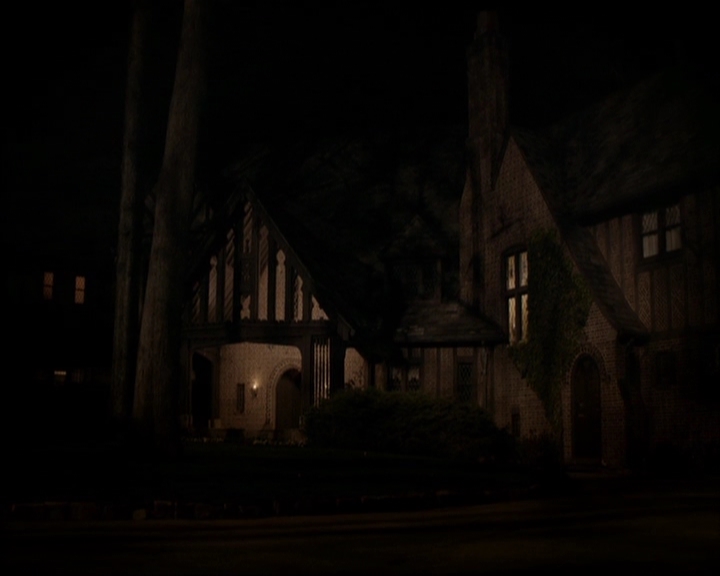VampireDiariesWorld-dot-nl_7x20KillEmAll1980.jpg