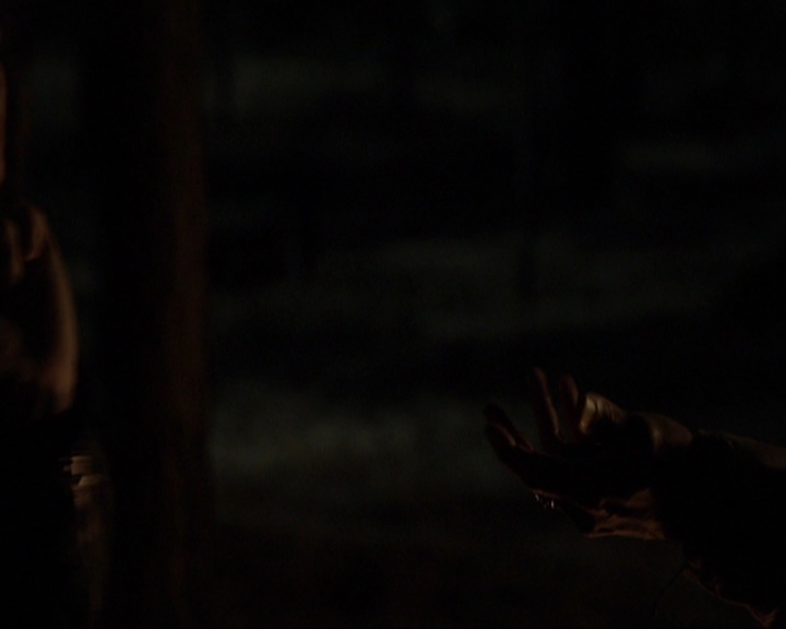 VampireDiariesWorld-dot-nl_7x20KillEmAll2190.jpg