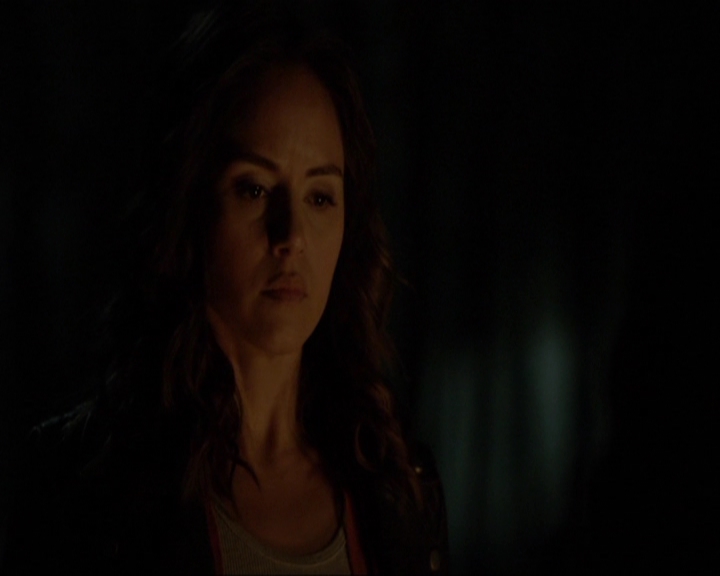 VampireDiariesWorld-dot-nl_7x20KillEmAll2202.jpg