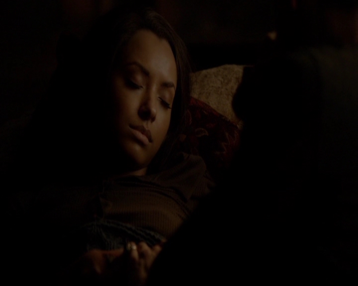 VampireDiariesWorld-dot-nl_7x20KillEmAll2222.jpg