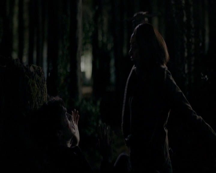 VampireDiariesWorld-dot-nl_7x21RequiemForADream2000.jpg