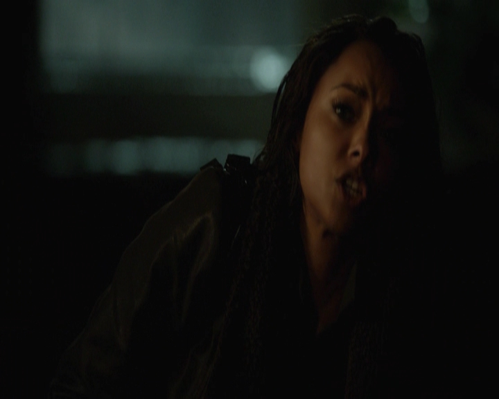 VampireDiariesWorld-dot-nl_7x22GodsAndMonsters-deletedscenes0056.jpg