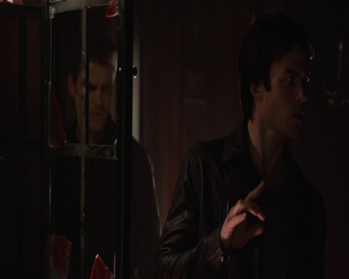 VampireDiariesWorld-dot-nl_7x22GodsAndMonsters-deletedscenes0082.jpg