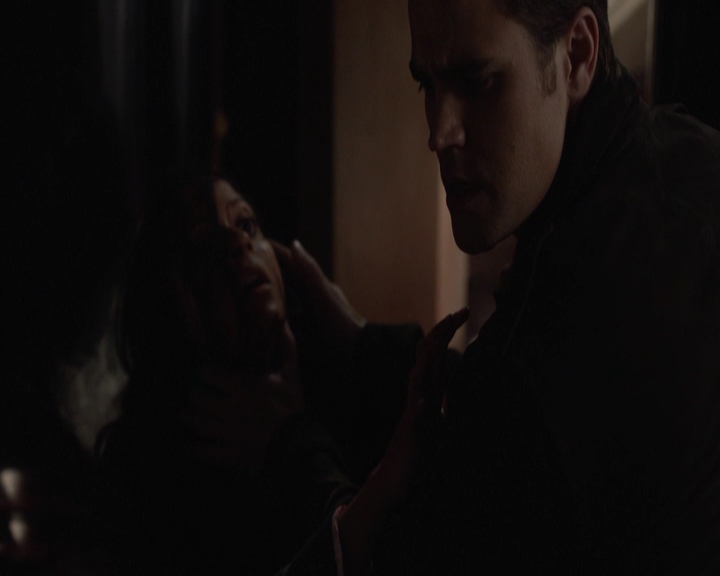 VampireDiariesWorld-dot-nl_7x22GodsAndMonsters-deletedscenes0125.jpg
