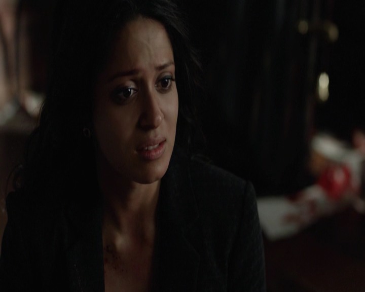 VampireDiariesWorld-dot-nl_7x22GodsAndMonsters-deletedscenes0154.jpg