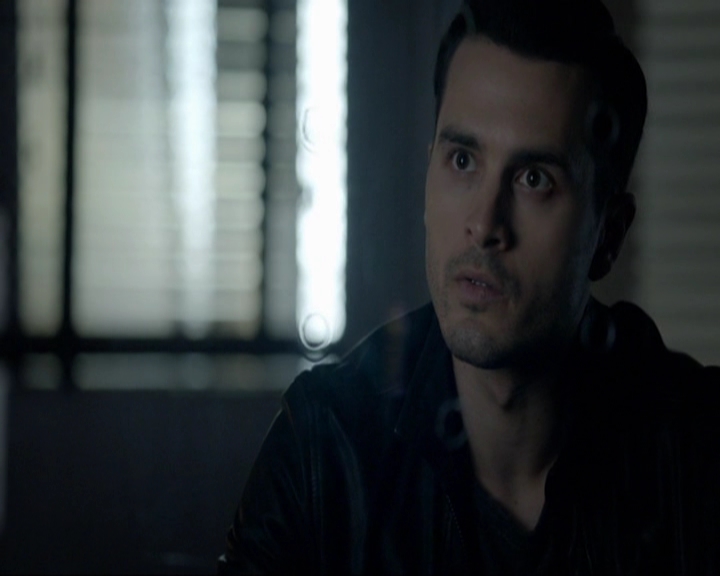 VampireDiariesWorld-dot-nl_7x22GodsAndMonsters0233.jpg