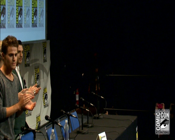 VampireDiariesWorld-dot-nl_S7-dvdextra-2015ComicConPanel0075.jpg VampireDiariesWorld-dot-nl_S7-dvdextra-2015ComicConPanel0075.jpg