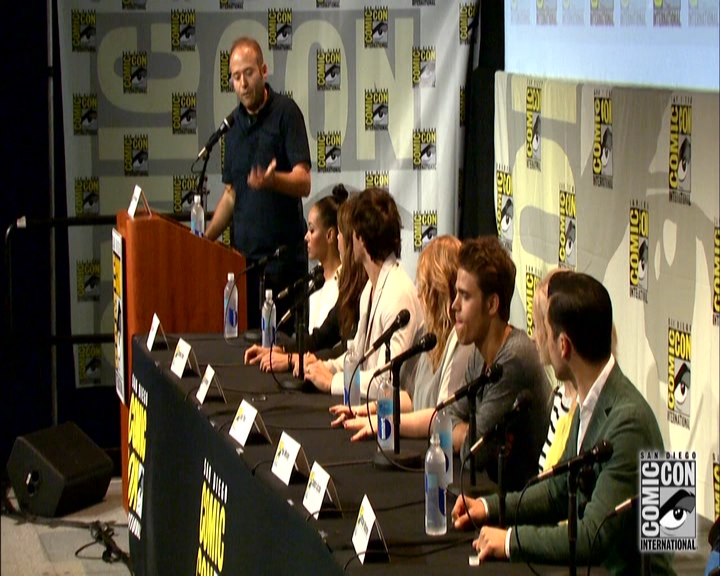 VampireDiariesWorld-dot-nl_S7-dvdextra-2015ComicConPanel0140.jpg