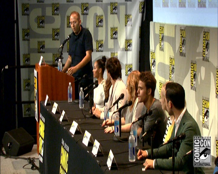 VampireDiariesWorld-dot-nl_S7-dvdextra-2015ComicConPanel0141.jpg