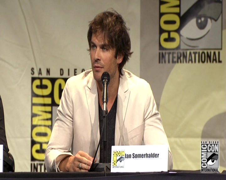 VampireDiariesWorld-dot-nl_S7-dvdextra-2015ComicConPanel0277.jpg