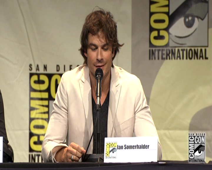 VampireDiariesWorld-dot-nl_S7-dvdextra-2015ComicConPanel0280.jpg