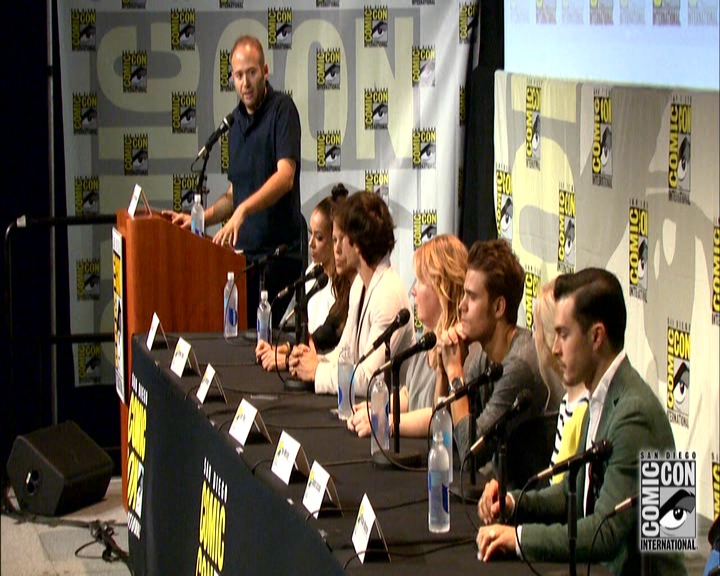 VampireDiariesWorld-dot-nl_S7-dvdextra-2015ComicConPanel0302.jpg
