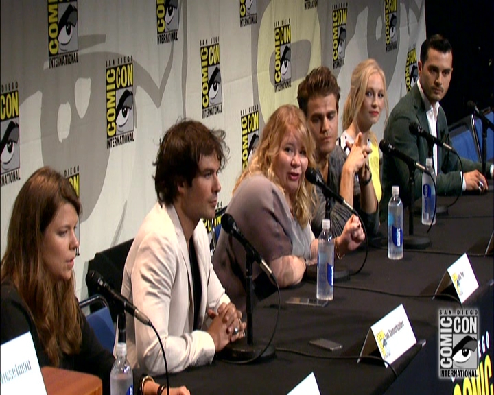 VampireDiariesWorld-dot-nl_S7-dvdextra-2015ComicConPanel0332.jpg